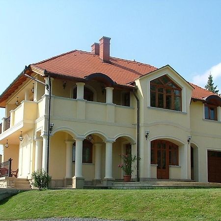 Bruckner Villa Apartman Balatonfured Exterior photo