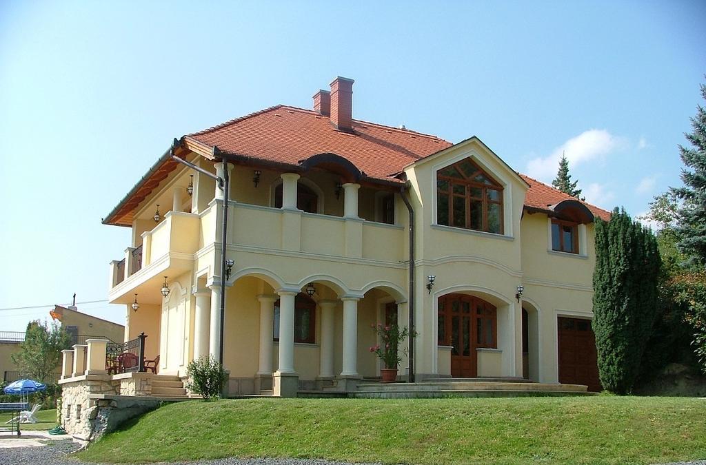 Bruckner Villa Apartman Balatonfured Exterior photo